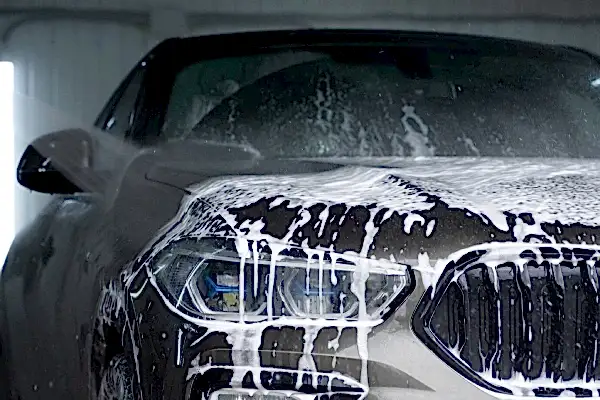 Benefits of pH-Neutral Shampoos for Car Paint