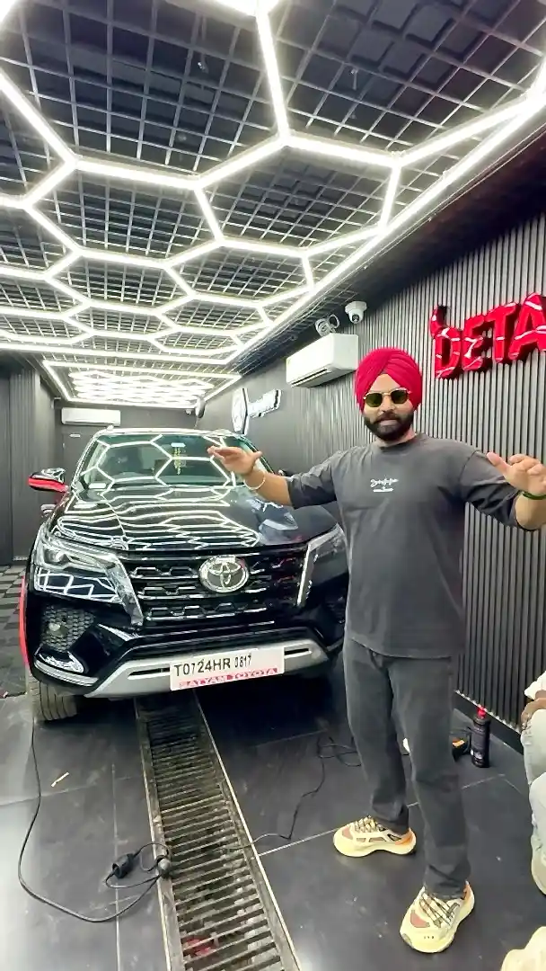 Detailing Devils Black Studio Pitampura